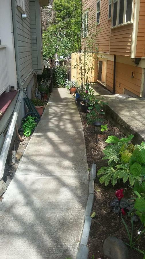 Boutique Style Apartment In The Heart Of Se Portland Exterior photo